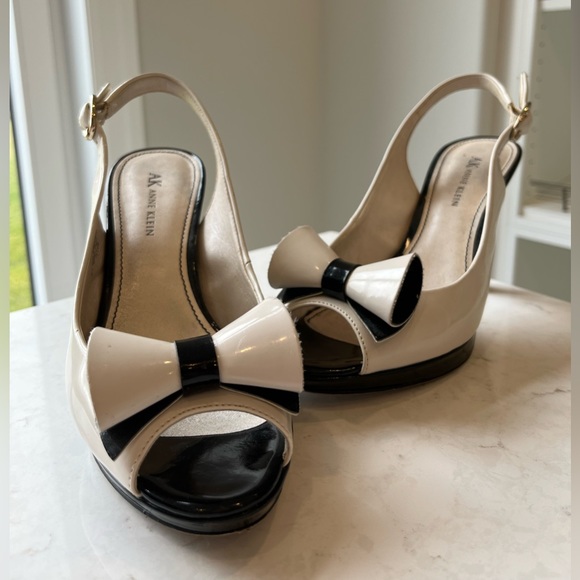 Anne Klein heels with bow black & cream - Picture 3 of 10